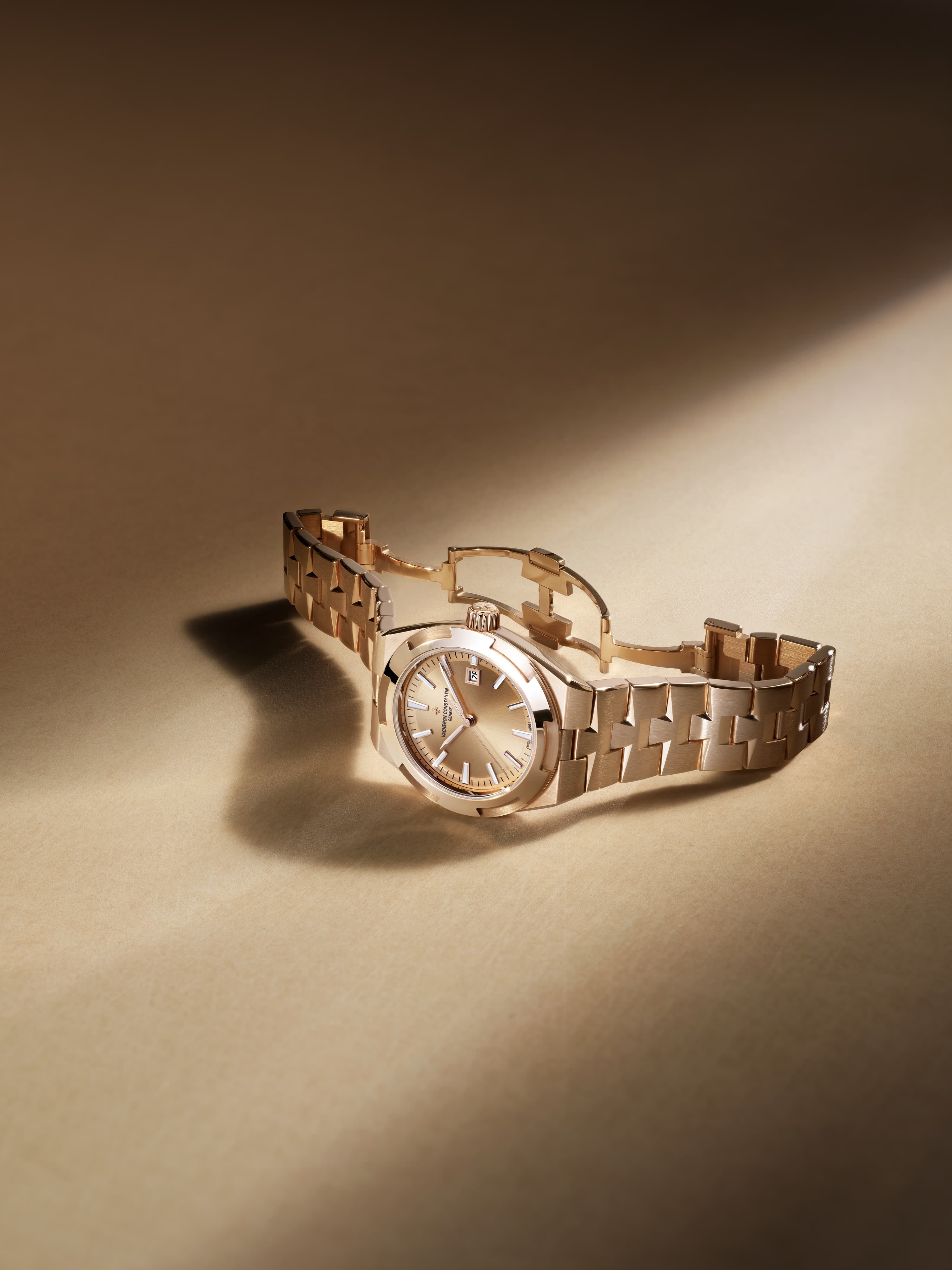 Overseas, Recut: Vacheron Constantin Goes 34.5mm